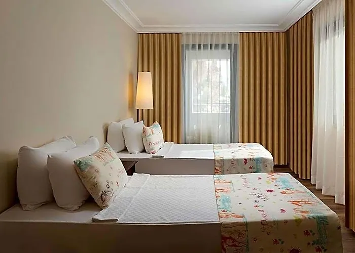 Seven Seas Hotel Life