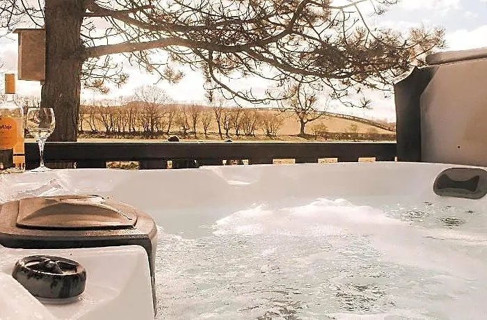 Keer Side Lodge, Luxury Lodge With Private Hot Tub At Pine Lake Resort