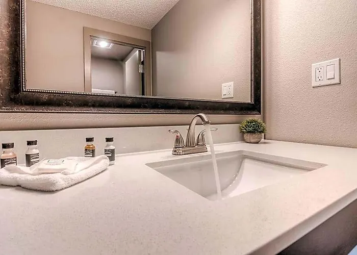 The Hotel Y, A Dazzler Select By Wyndham