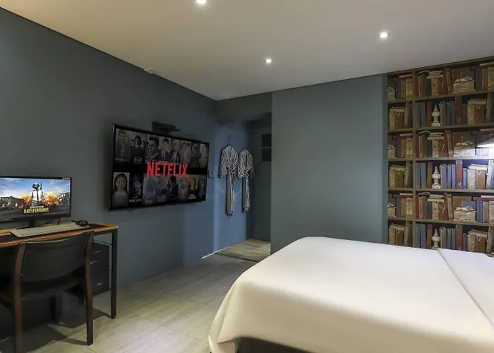 Hotel H2