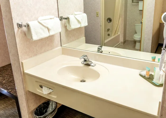 Argo Inn And Suites