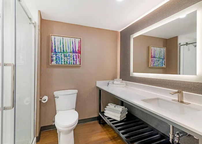 Cambria Hotel & Suites Plymouth