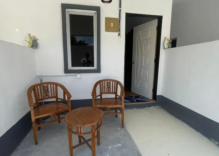 Oyo 91303 Chalet Awie