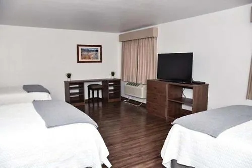 Eagle Peak Lodge & Cabins
