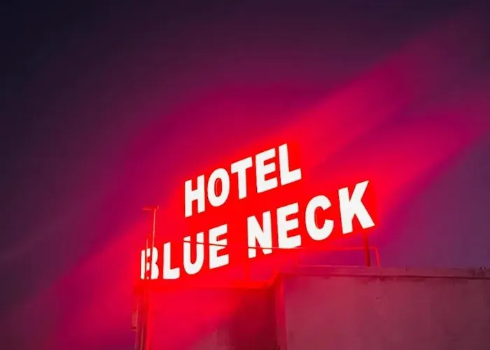 Hotel Blue Neck