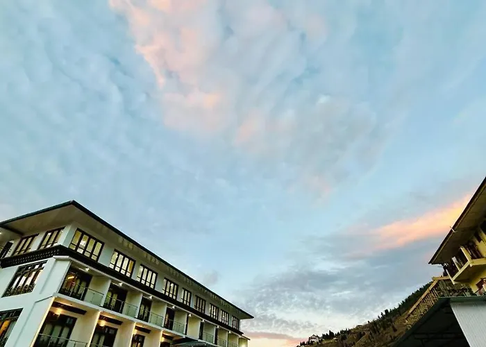 Dema Rresort