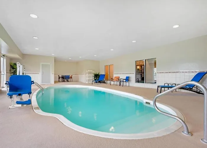 Comfort Inn & Suites North Greenfield