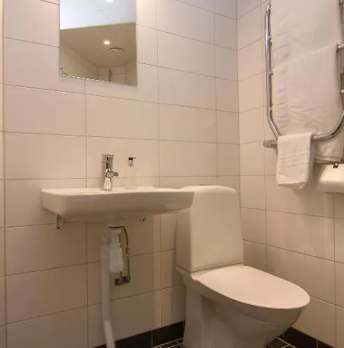 Xxxxx Hotels Lin