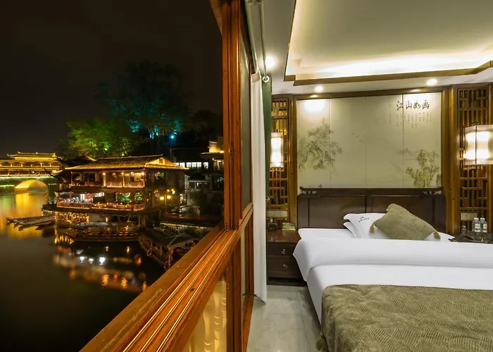 Miss Dong'S River View Homestay