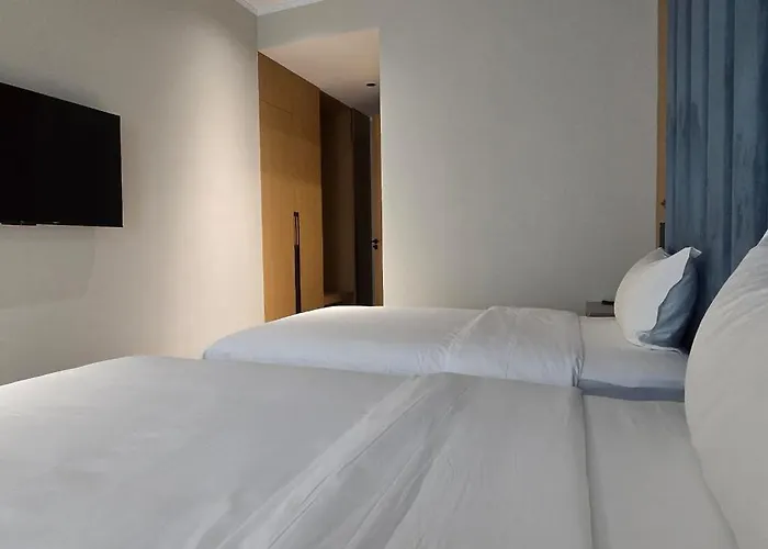 Paziro Hotel