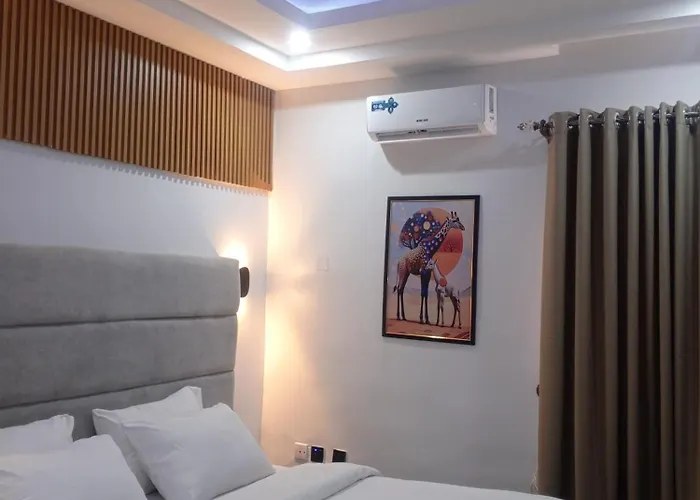 Royal Vantage Hotel