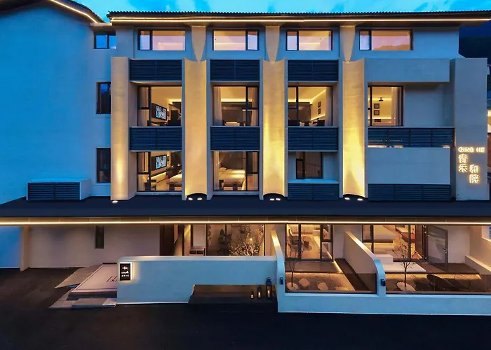 Qinghe Courtyard Jiuzhaigou Qinghe Hot Spring Luxury Private Hot Spring Villa