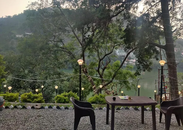 लेक एंड वुड्स