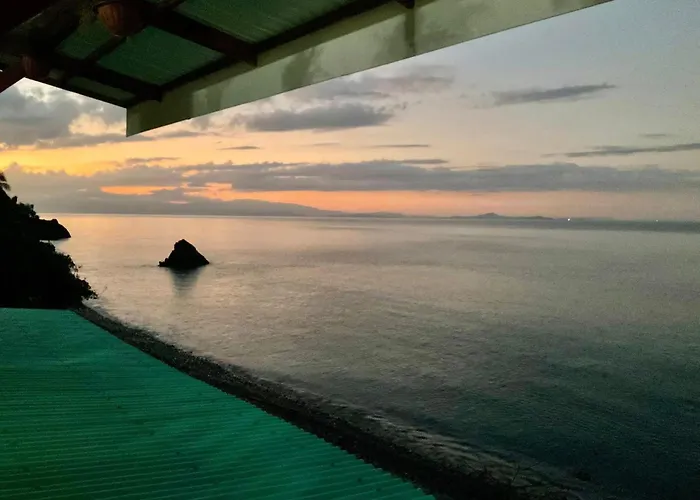 Floating Kingdom Waterpark - Rock Villa