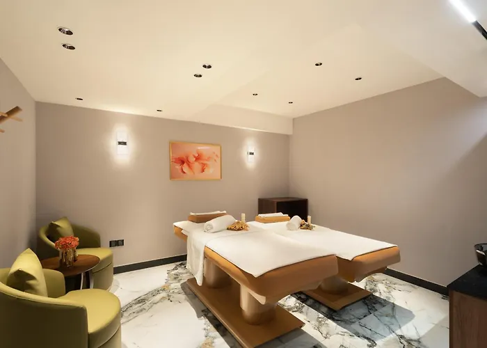 Grand Bloom Hotel