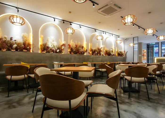 Usj Npw New Pinkway Hotel