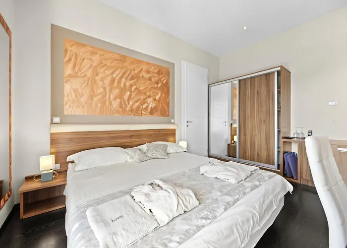 Modern Rooms Villa Oasiss
