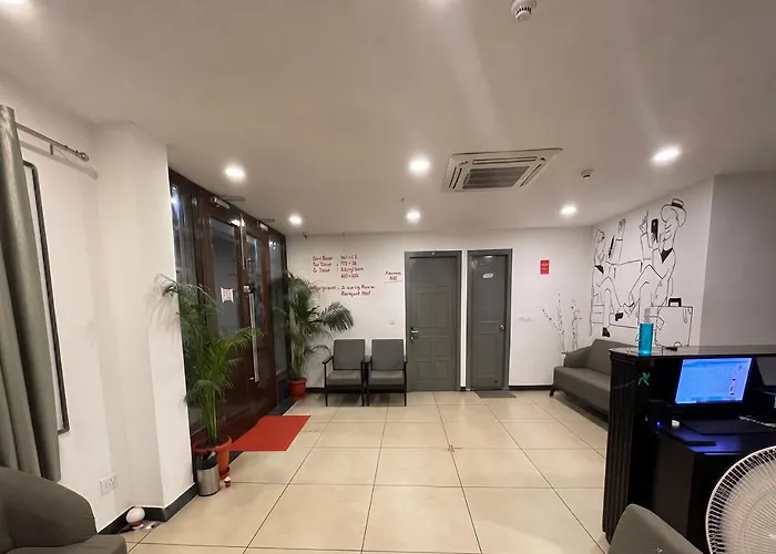 Hotel A P S Townhouse