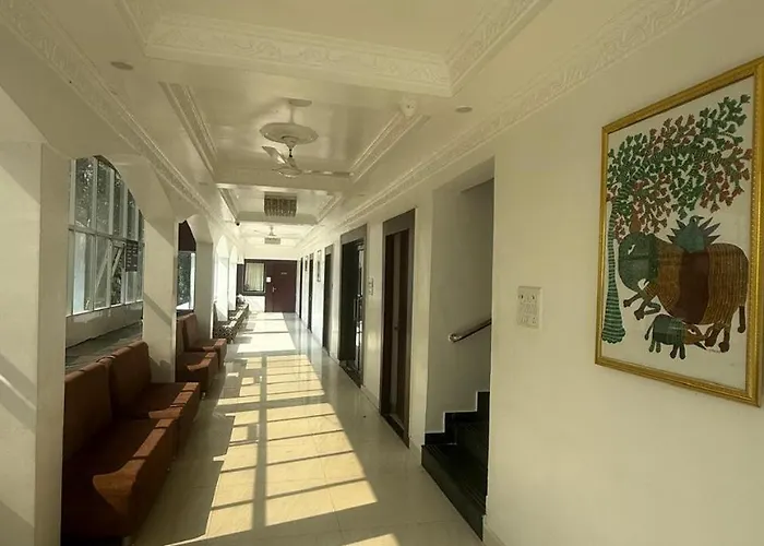 Hotel Lake View Khajuraho