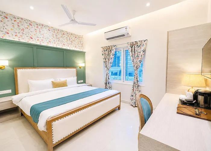 Premium Family Stay Hotel U-K - Comfortable Rooms, Near Golden Beach Wi-Fi, Restaurant, Parking, With Lift Facility & Prime Location In Puri