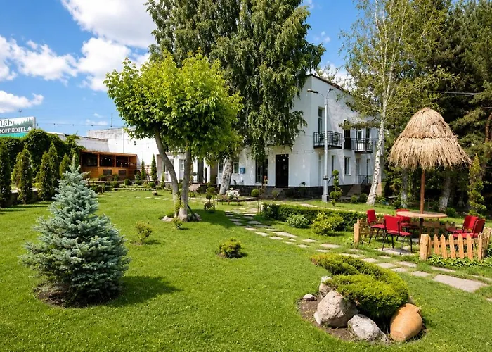 Sochi Resort-Pine Garden Boutique Hotel And Pool Stepanavan