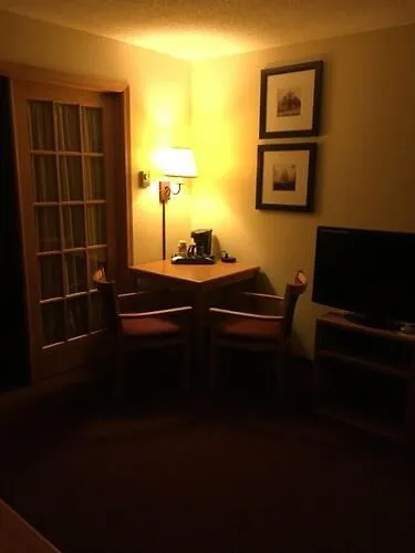 Moose Lake Lodge & Suites