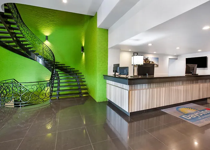 Days Inn By Wyndham Montreal Airport Conference Centre