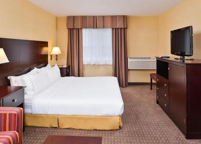 Holiday Inn Express Hotel & Suites Portland - Jantzen Beach By Ihg