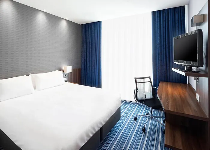 Holiday Inn Express Amsterdam - Schiphol By Ihg