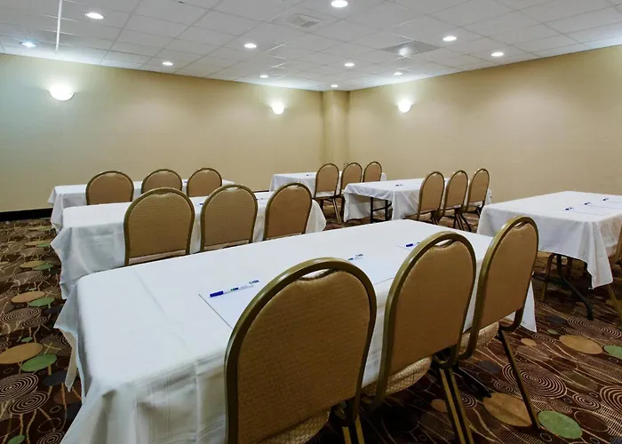 Holiday Inn Express Benicia By Ihg