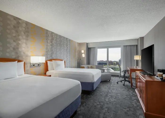 Courtyard By Marriott Tysons Mclean