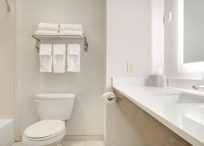 Holiday Inn Express Hotel & Suites Portland By Ihg