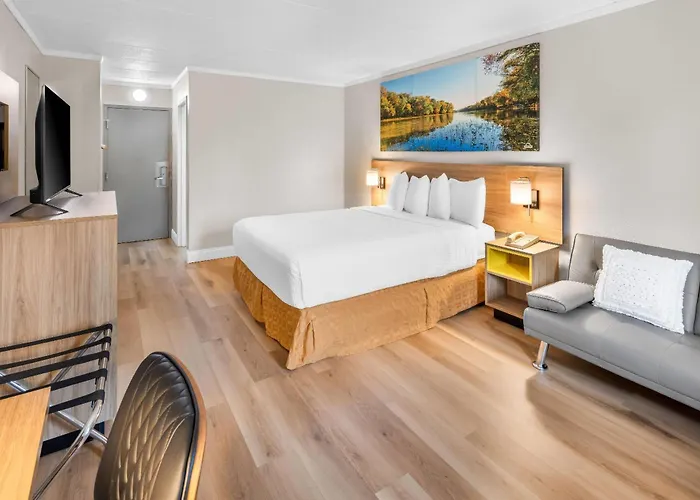 Days Inn By Wyndham Columbus East Airport
