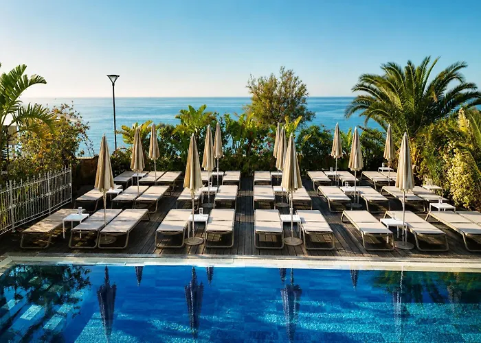 Grand Hotel Des Sablettes Plage, Curio Collection By Hilton
