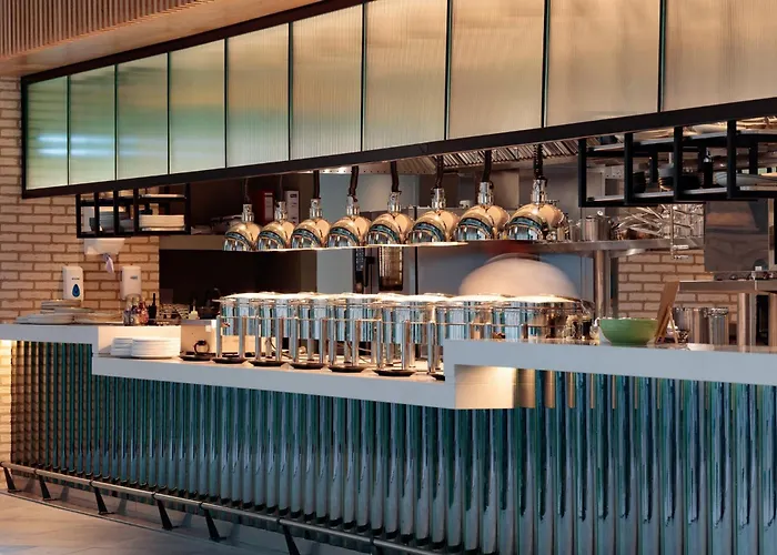 Holiday Inn London Heathrow - Bath Road By Ihg