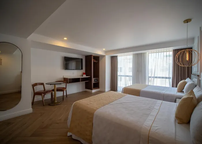 Six Hotel Guadalajara Degollado