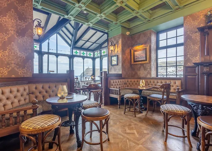 Falcon'S Nest Hotel