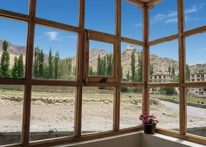 Green View Hotel