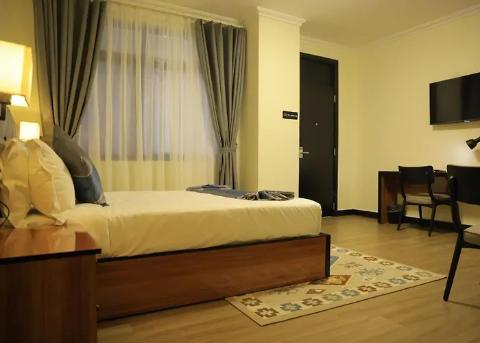 Point Central Hotel