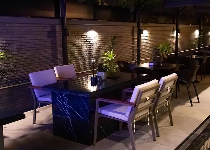 Vila-L Hotel