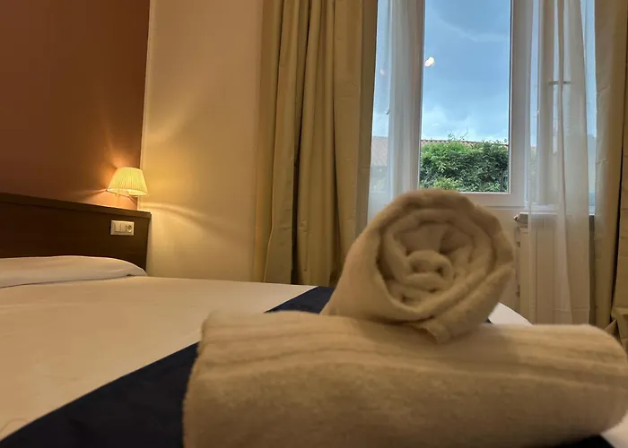 Hotel Link Rho