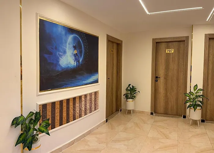 Aura Grand Pyramids View Inn