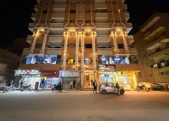 Aura Grand Pyramids View Inn