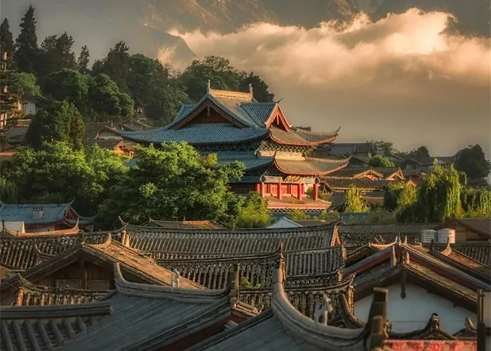 The Nomad Yard - Lijiang Old Town - Social Hostel For Travelers, Hikers & New Friends - Eat & Drink - Free Pick Up From Airport For 3 Nights
