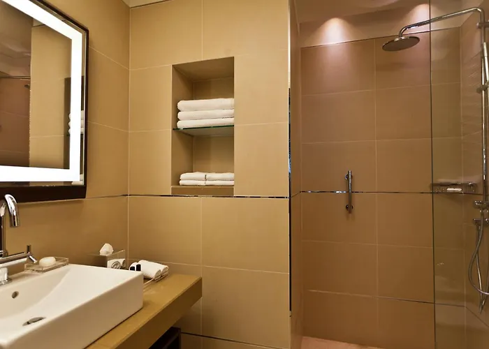 Alcazar Hotel