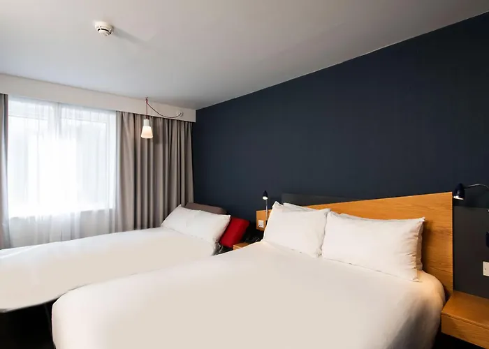 Holiday Inn Express Swindon West By Ihg