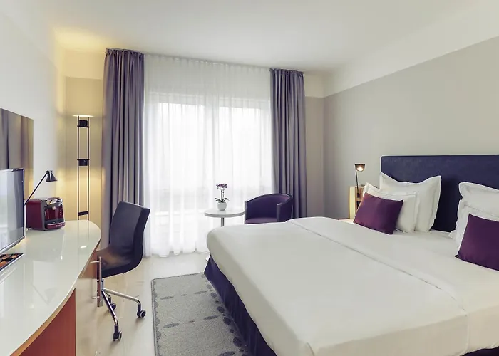 Mercure Kamen Unna