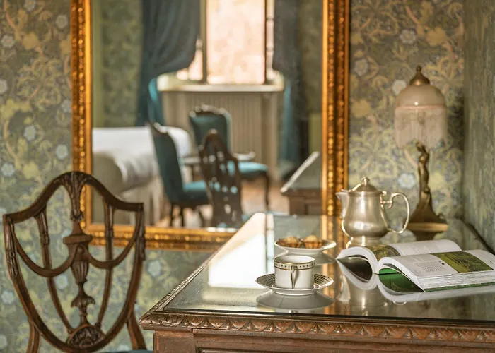Le Château D'Etoges - Les Collectionneurs