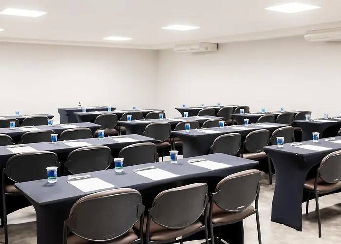 Monaco Hotel & Convention By Easy Class
