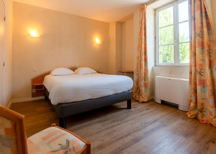 Logis Hotel De France Restaurant Le Lucullus